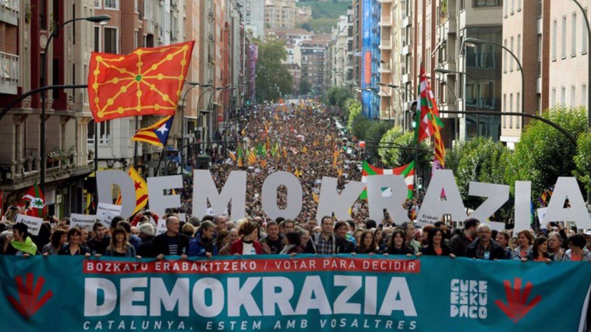 Ιταλός ΥΠΕΞ: «Θεωρούμε απαράδεκτη τη μονομερή κήρυξη ανεξαρτησίας της Καταλονίας»